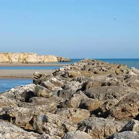 Elianthos Nocleg ze śniadaniem 3*