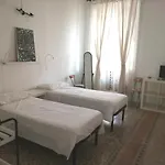 Elianthos Oda ve Kahvaltı 3*