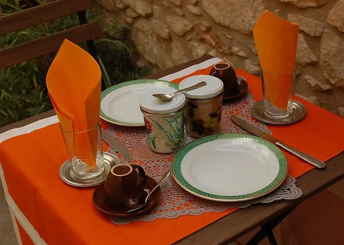 Oda ve Kahvaltı Elianthos 3*